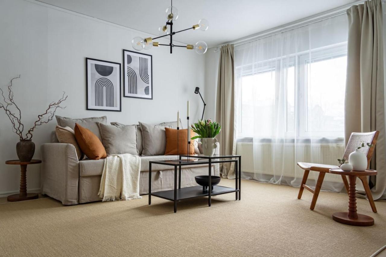 Budget Comfort On Trendy Soedermalm, Construction Work Appartement